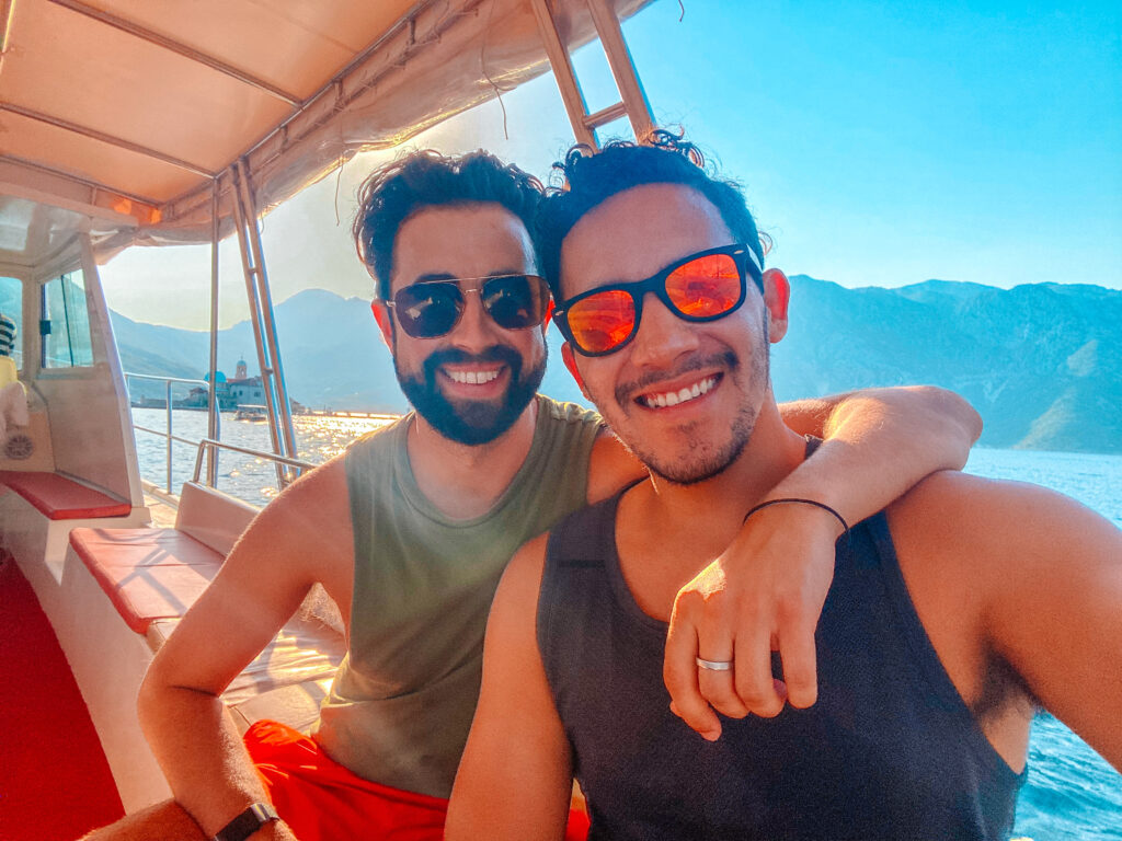 davey and omie travelingboyfriends