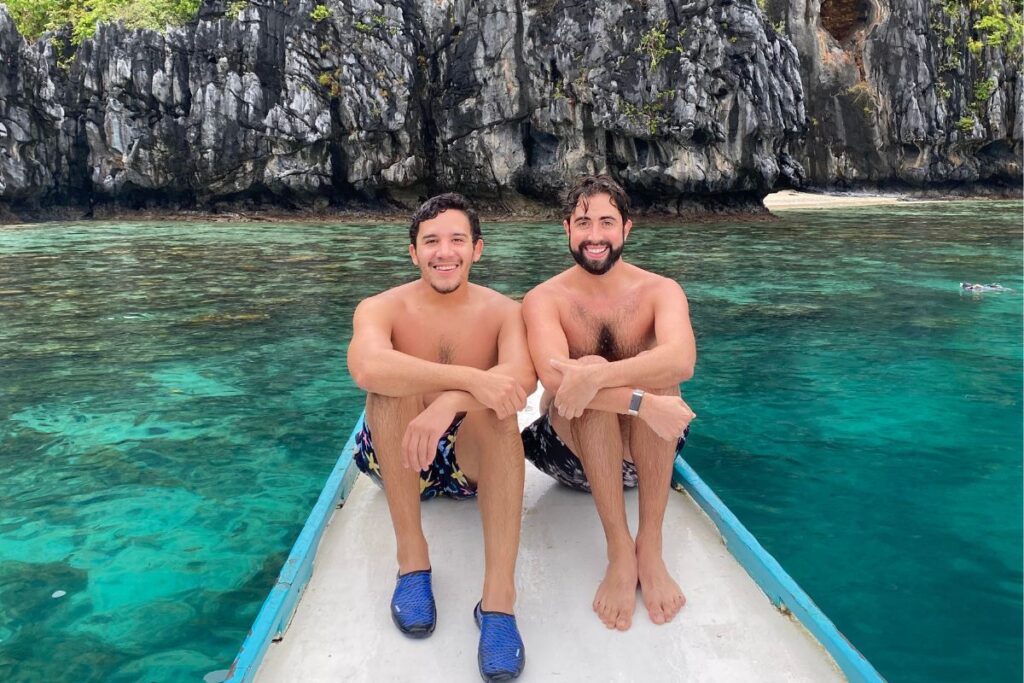 davey and omie travelingboyfriends